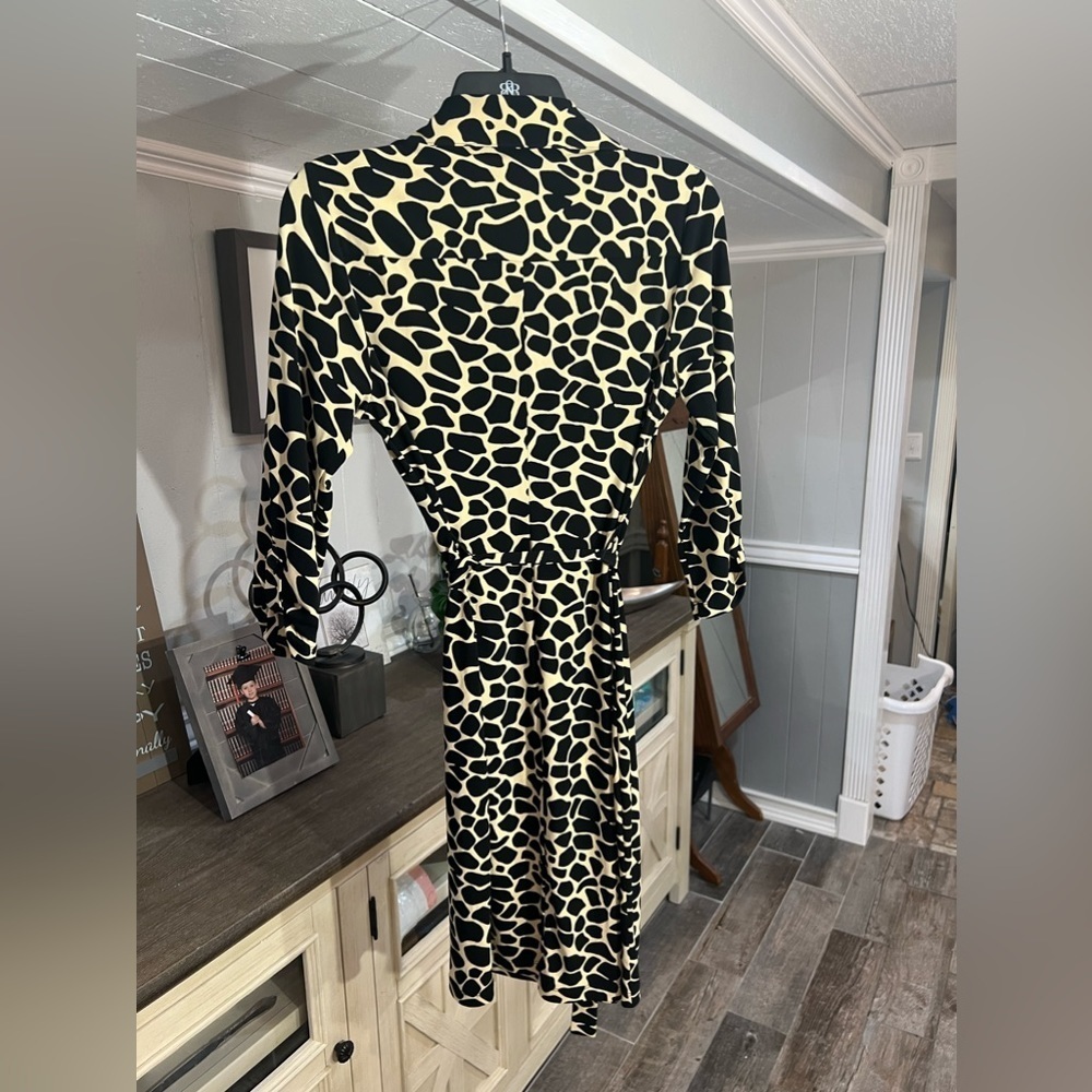 Dress​​ - Picture 4 of 6